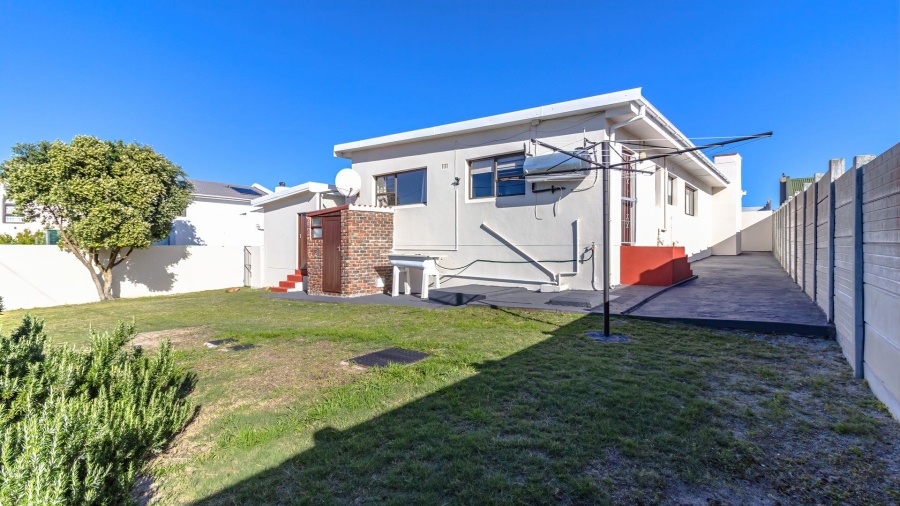 3 Bedroom Property for Sale in De Kelders Western Cape